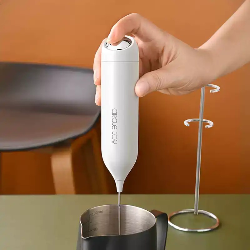 Elektryczny spieniacz do mleka – Electric Milk Frother Handheld recenzja i cena